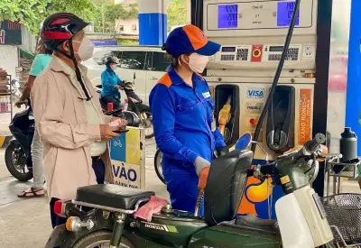 Giá xăng dầu giảm từ chiều 14/5, xăng E5RON92 còn 23.134 đồng/lít