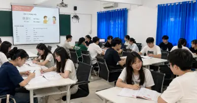 Hè này, sinh viên ưu tiên học bơi và ngoại ngữ để phát triển bản thân