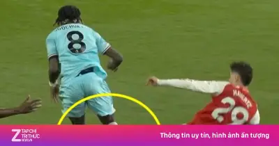 Havertz thoát thẻ đỏ gây phẫn nộ trong chiến thắng của Arsenal