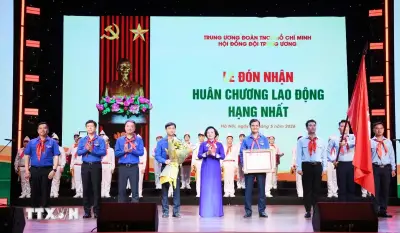 Đội Thiếu niên Tiền phong Hồ Chí Minh đón nhận Huân chương Lao động hạng Nhất