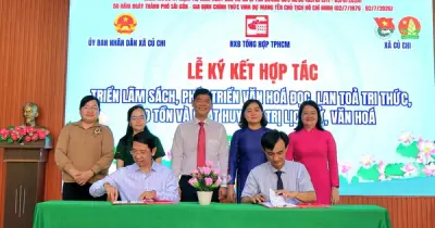 Ký kết hợp tác phát triển văn hóa đọc tại xã Tân Phú Trung