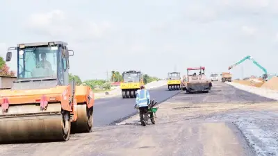 Khan hiếm nhựa đường và vật liệu xây dựng đe dọa tiến độ các dự án hạ tầng tại TP.HCM