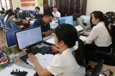 Không để gián đoạn giải quyết thủ tục hành chính cho người dân doanh nghiệp
