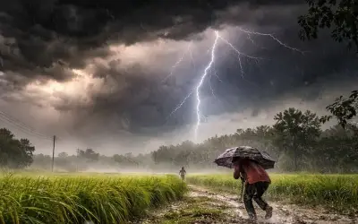 Kinh hoàng người đàn ông bị sét đánh 2 lần liên tiếp trong cơn giông