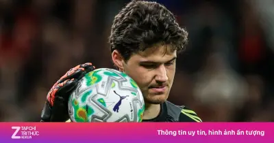 MU tự tay ném đi lợi thế, hòa Liverpool 2-2 sau sai lầm liên tiếp