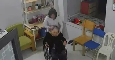Nữ giúp việc đánh đập cụ bà 82 tuổi lãnh 2 năm tù