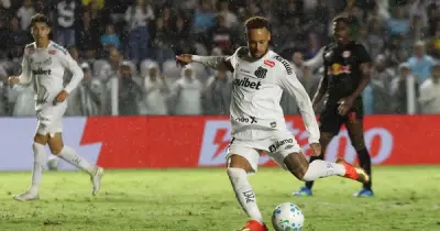 Neymar tiết lộ nguồn gốc chiếc áo khoác từ con trai Beckham