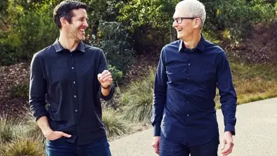 Ông John Ternus kế nhiệm Tim Cook làm CEO Apple, mở kỷ nguyên mới tập trung vào AI và phần cứng