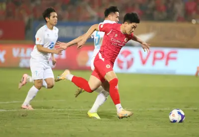 Định Bắc tỏa sáng với cú đúp, Công an Hà Nội tiến sát đến ngôi vương V-League