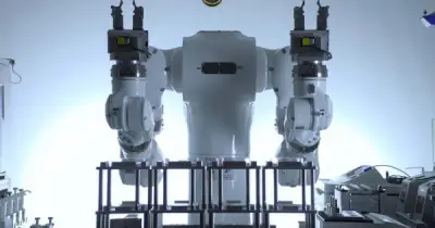 Nhật Bản mở phòng thí nghiệm robot đầu tiên, tự động hóa hoàn toàn nghiên cứu y học