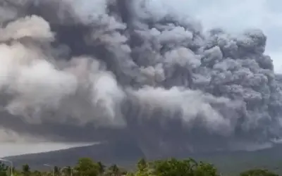 Núi lửa Mayon phun trào gây hỗn loạn tại Philippines, hàng trăm nghìn người bị ảnh hưởng