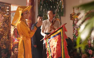 NSƯT Hoài Linh trở thành người được chọn sau nhiều tranh cãi