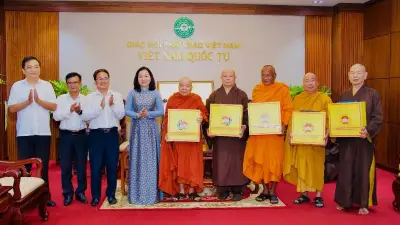 Phó Chủ tịch Mặt trận TP.HCM chúc mừng Phật giáo nhân mùa Phật đản