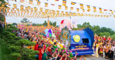 Phật dẫn nhỏ về người mẹ của Đức Phật và đại nguyện từ nghìn kiếp