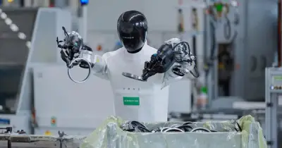 Robot tự lắp ráp đồng loại: Tham vọng 100.000 cỗ máy vào năm 2031