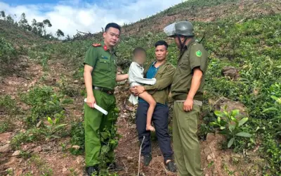 Từ dấu vết nghi vấn tìm thấy bé gái 10 tuổi bị lạc trong rừng