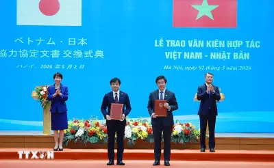 Thủ tướng Lê Minh Hùng và Thủ tướng Nhật Bản chứng kiến trao văn kiện hợp tác