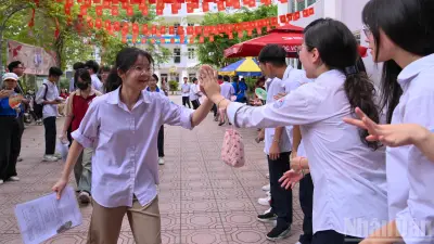 Đề thi Văn vào lớp 10 tại Hà Nội: 'Trăng trong rừng và những đứa trẻ'