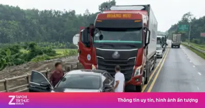 Tài xế Mercedes chặn đầu xe trên cao tốc Nội Bài - Lào Cai vì 'mất bình tĩnh'