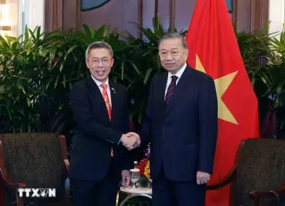 Tổng Bí thư, Chủ tịch nước tiếp lãnh đạo doanh nghiệp lớn Singapore