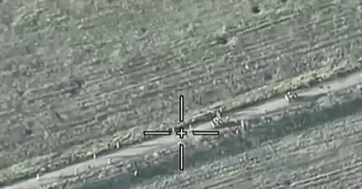 Ukraine công bố video loạt FPV tập kích đoàn xe quân sự Nga gần Bakhmut