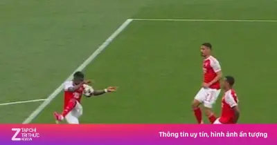 Vì sao Arsenal thoát phạt đền khi Saka để bóng chạm tay?
