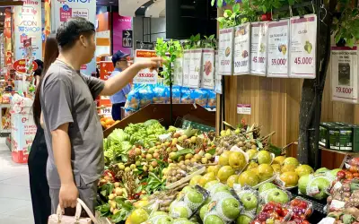 Vải ú đỏ mùa giá cao trăm nghìn đồng/kg vẫn được lòng người tiêu dùng