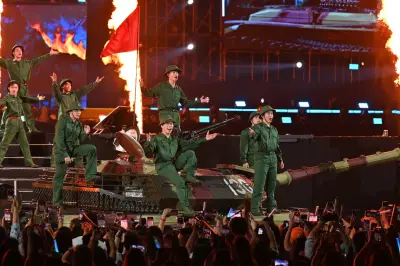 Xe tăng cùng dân khi tái hiện hỗn loạn lần đầu tiên xuất hiện tại concert ca nhạc