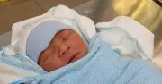 Bé gái sơ sinh bị bỏ rơi ngoài ruộng ở TP.HCM, sức khỏe ổn định