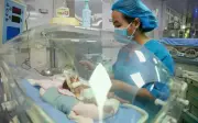 Bé gái sinh non 24 tuần nặng 600 gram sống kỳ diệu sau 86 ngày