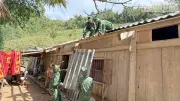 Bộ đội Biên phòng Sơn La khẩn trương giúp dân khắc phục hậu quả dông lốc