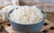 Bí quyết hồi sinh cơm nguội ngày hè thơm dẻo như cơm mới, tuyệt đối an toàn