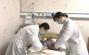 Bé trai 12 tuổi mắc ung thư ruột vì ăn uống thiếu khoa học