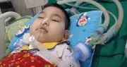 Bé trai 9 tuổi người Tày nguy kịch vì viêm não Nhật Bản, cha mẹ nghèo kiệt quệ