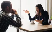 Ba kiểu người dù thân thiết cũng không nên giữ liên lạc sau tuổi trung niên