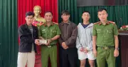 Ba sinh viên Huế nhặt được 30 triệu đồng, giao nộp công an