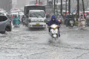 Bắc Bộ mưa to, Trung Bộ nắng nóng, Nam Bộ chiều tối mưa dông