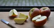 Bác sĩ cảnh báo: 4 thực phẩm tưởng lành mạnh nhưng ăn sai cách hóa 'thuốc độc'
