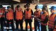 Bàn giao 2 tàu cá cùng 10 ngư dân gặp nạn cho lực lượng chấp pháp Trung Quốc