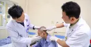 Bệnh viện K phẫu thuật thành công khối u ác tính vùng mặt cho bệnh nhân cận nghèo