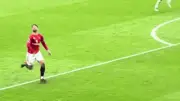 Bruno Fernandes suýt phá kỷ lục kiến tạo Premier League