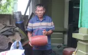 Bật mí công đoạn làm trống của làng nghề trăm năm tuổi tại Nghệ An