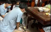 Cụ bà 81 tuổi hóc thịt ngừng thở được cứu sống nhờ ép tim kịp thời