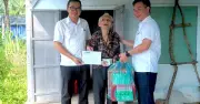 Cụ bà mù lòa 79 tuổi sống cô độc nửa thế kỷ nhận quà từ báo Thanh Niên