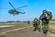 Đặc công Quân khu 7 huấn luyện nhảy dù, đổ bộ đường không