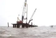 Cà Mau thi công xuyên lễ tại dự án giao thông ra đảo Hòn Khoai