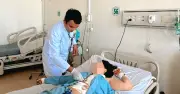 Ca mổ bỏ qua thủ tục: Bác sĩ dùng ngón tay bịt lỗ thủng tim đang tuôn máu