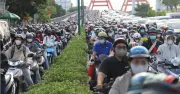 Cửa ngõ TPHCM kẹt cứng ô tô xe máy ngày đầu đi làm sau kỳ nghỉ lễ