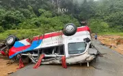 Cao Bằng: Mưa lũ dữ dội, nhiều tuyến đường sạt lở và xe ô tô bị cuốn trôi