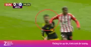 Carrick bức xúc vì Bruno bị đánh nguội, chỉ trích trọng tài Premier League